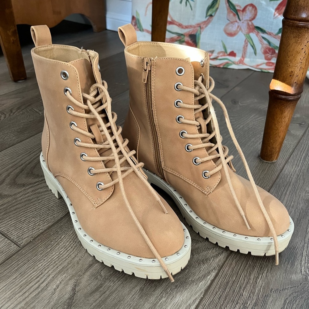DV Dolce Vita tan leather boots